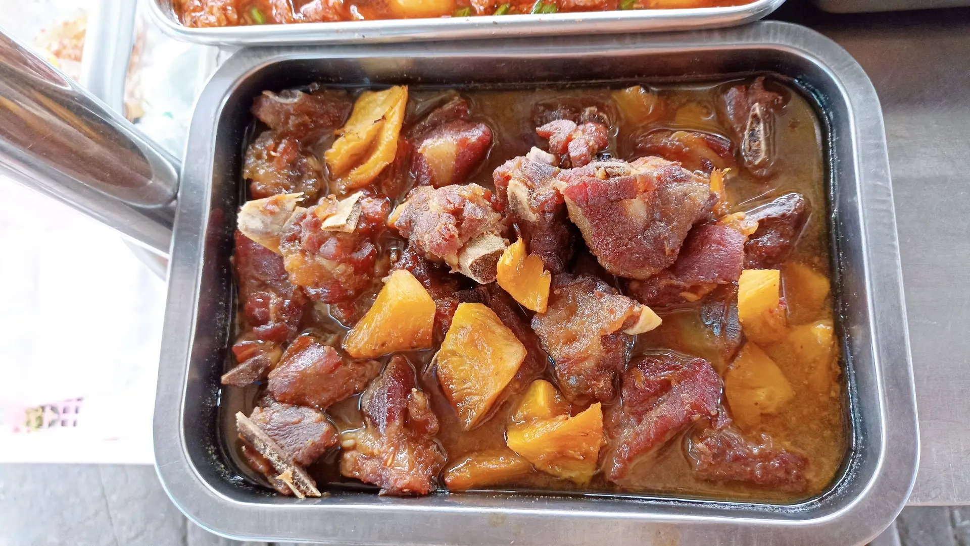 Hình ảnh Cơm Sườn Non Kho Thơm