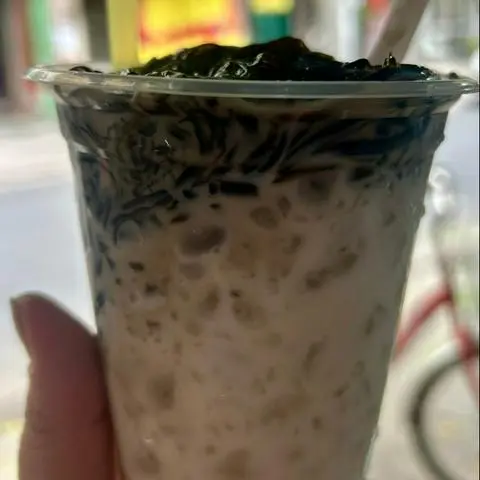 Hình ảnh Sương sáo sữa sợi rau câu