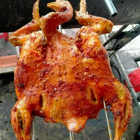 Hình ảnh gà nướng nguyên con