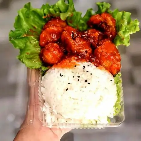 Hình ảnh Cơm gà sốt mật ong