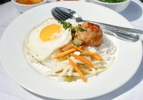 Hình ảnh Cơm Tấm Xíu Mại Ốp La + Cơm Xíu Mại Chả + Bì thêm + Canh Khổ Qua