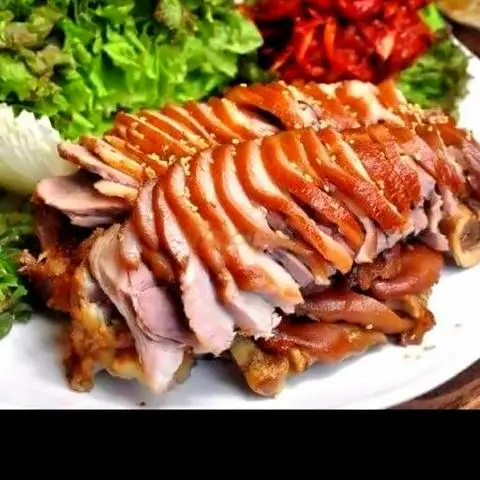 Hình ảnh 족발 . Chân giò hầm kiểu Hàn Quốc.vừa +rau+món ăn phụ+cơm