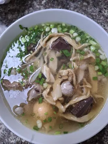 Hình ảnh Tô thập cẩm gà + lòng 
