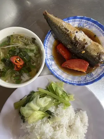 Hình ảnh Cơm Cá Nục Kho Cà