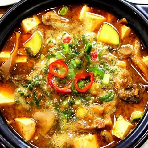 Hình ảnh 된장찌개 .Súp đậu tương nấu thịt bò +cơm +món ăn phụ
