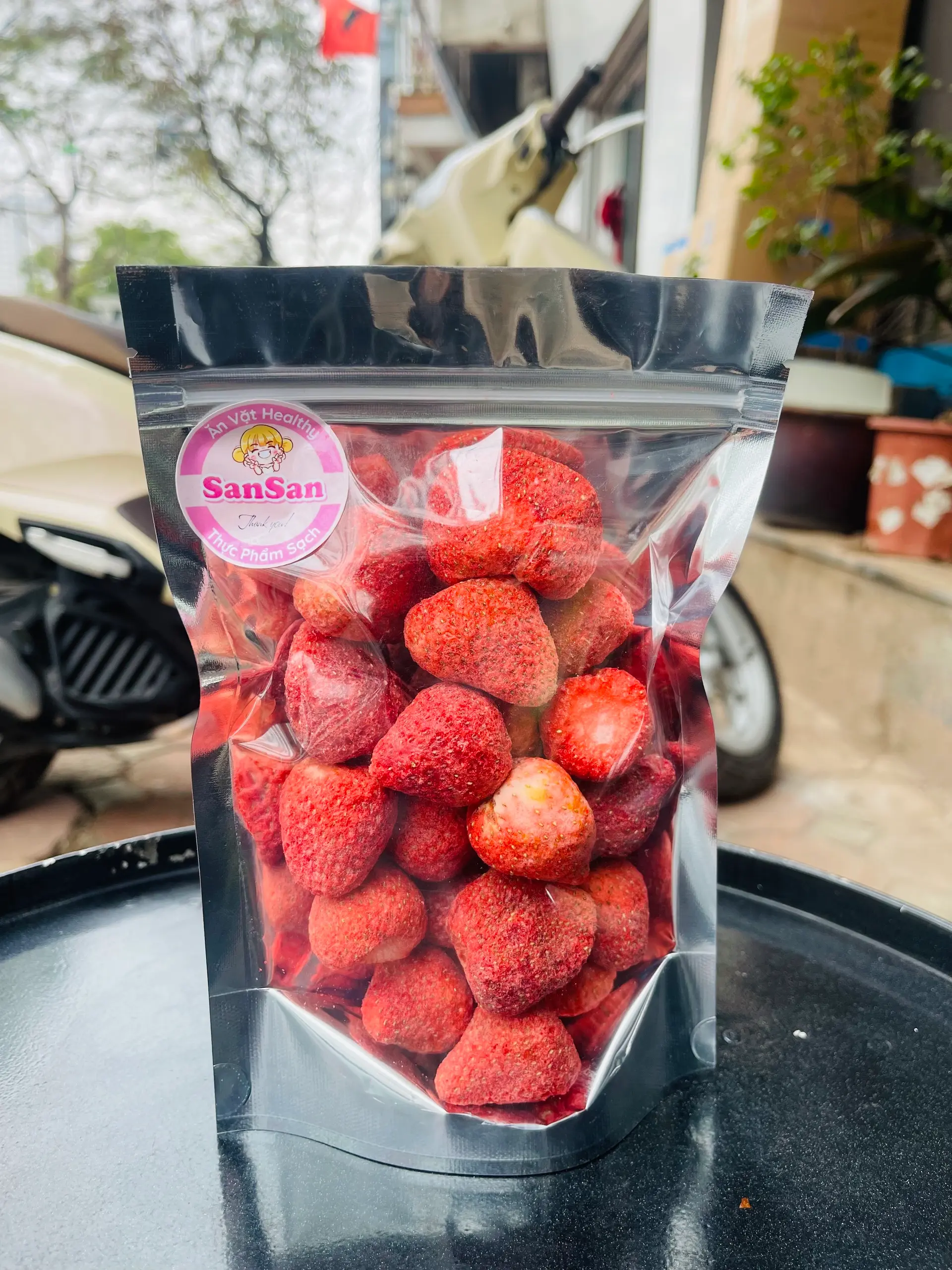 Hình ảnh Dâu tây sấy giòn/ túi 100gr