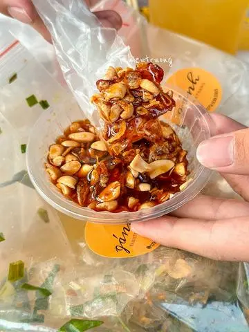 Hình ảnh Bánh dẻo chấm sốt me