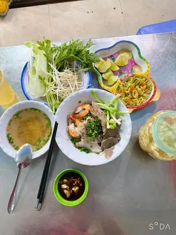 Hình ảnh Hủ tiếu trộn khô sườn sụn
