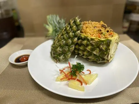 Hình ảnh Cơm Chiên Trái Thơm