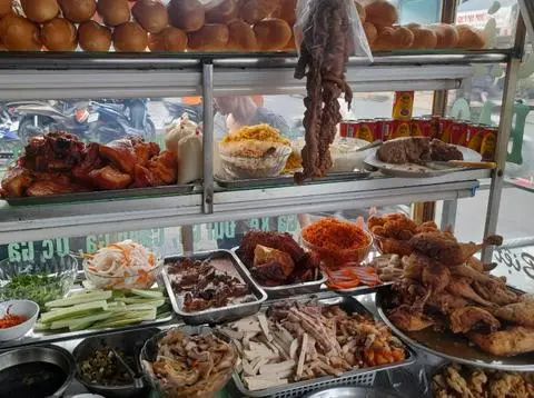 Hình ảnh Bánh mì xíu mại
