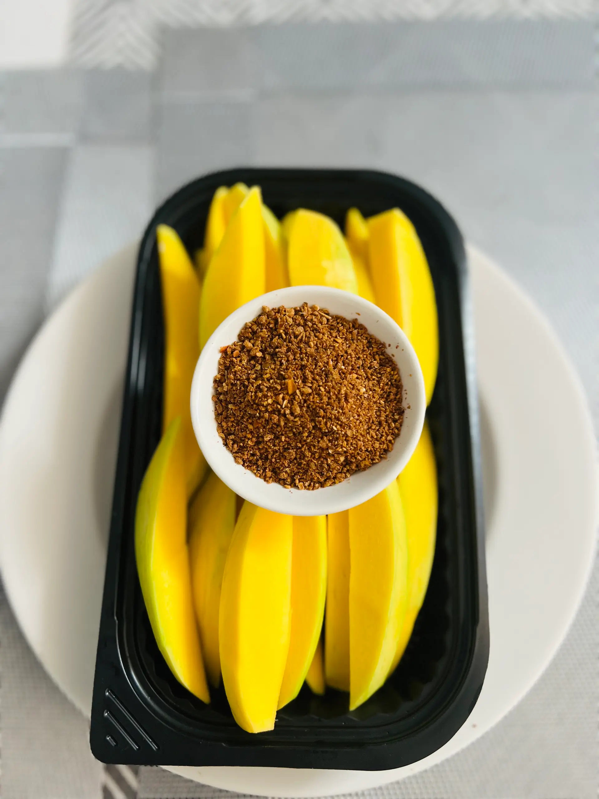 Hình ảnh Xoài keo cắt  sẵn - chấm muối  350g
