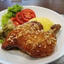 Hình ảnh Cơm tấm Đùi gà chiên + bì 