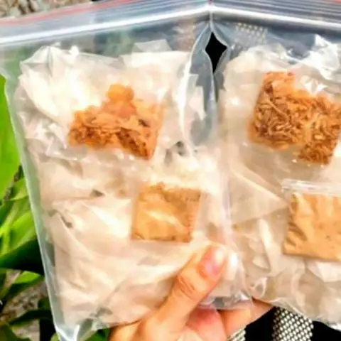 Hình ảnh Bánh tráng muối hành phi