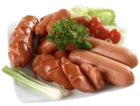Hình ảnh xúc xích xông khói 