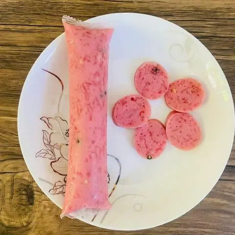 Hình ảnh Nem Chua Huế (Nguyên cây)