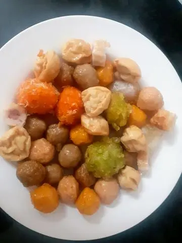 Hình ảnh combo cá viên 7 món+ tặng 1 ly hồng trà dâu