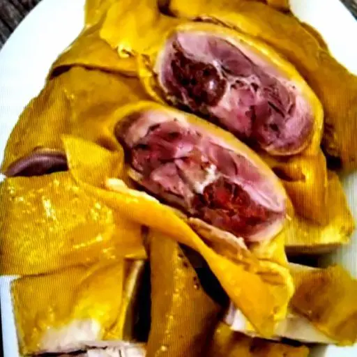 Hình ảnh Gà muối hun khói ăn nóng 1 con