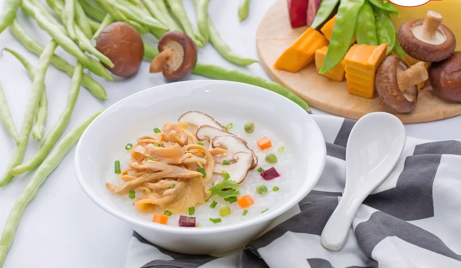 Hình ảnh Thứ 5: Gà nắm đông cô vừa