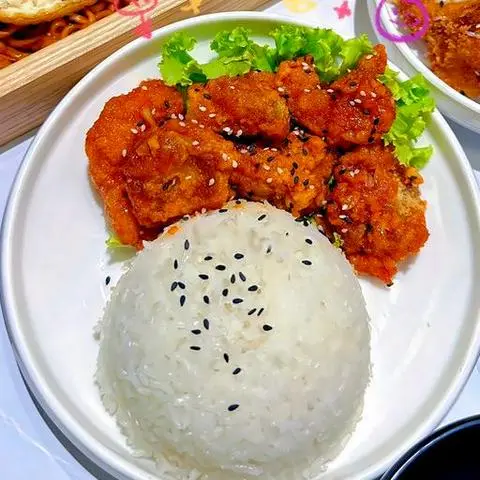 Hình ảnh Cơm gà sốt cay