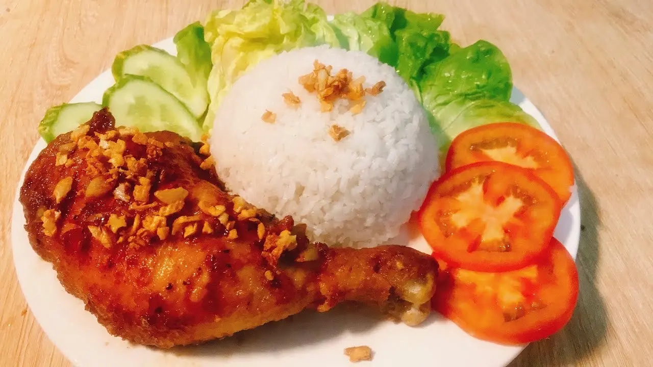 Hình ảnh Cơm trắng đùi gà mắm tỏi