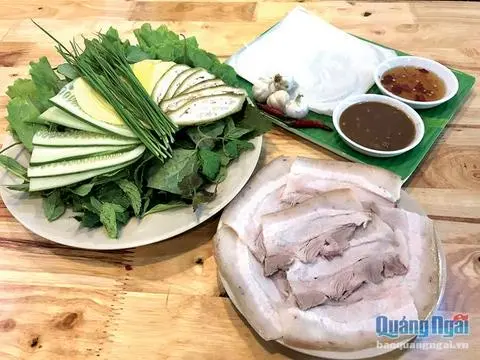 Hình ảnh Thịt luộc rau rừng