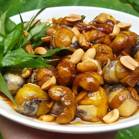 Hình ảnh Trứng Cút Lộn Xào Me (10 Trứng)