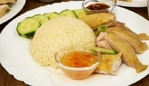 Hình ảnh Cơm gà + heo quay