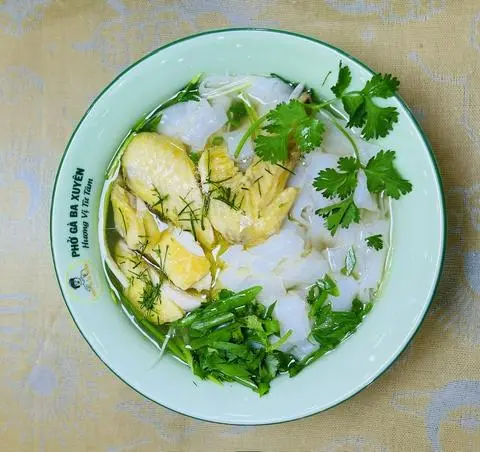 Hình ảnh Phở cánh gà chặt
