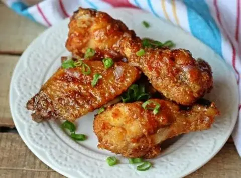 Hình ảnh gà góc tư lớn chiên nước mắm 