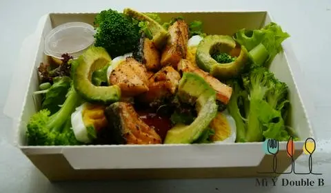 Hình ảnh Salad Cá Hồi