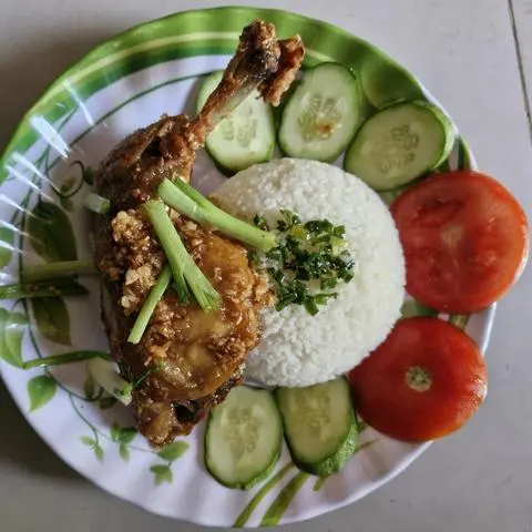 Hình ảnh Cơm gà xối mỡ