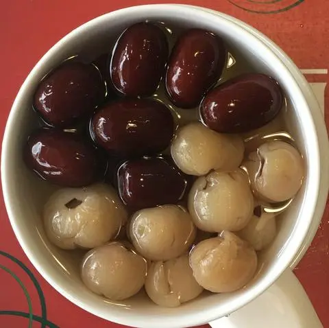 Hình ảnh Chè nhãn nhục táo đỏ