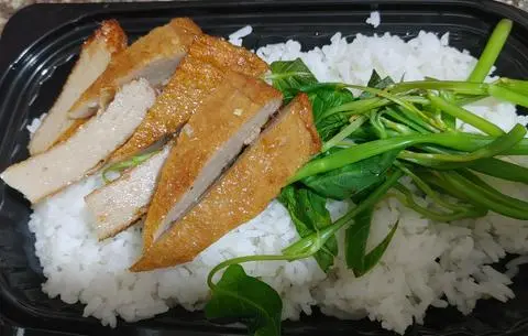 Hình ảnh Cơm chiên chả cá thu chiên