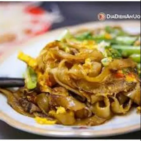 Hình ảnh hủ tiếu xào + 2 trứng