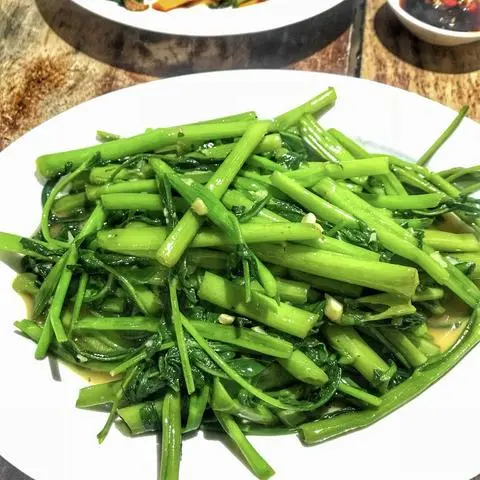 Hình ảnh Rau muống xào tỏi