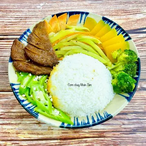 Hình ảnh Cơm sườn cốt lết nướng sả chay