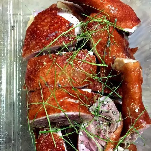 Hình ảnh Gà hun khói 1/2 con - ăn lạnh