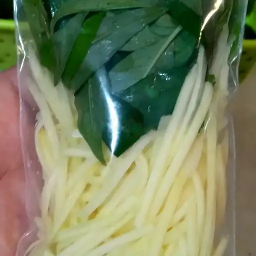 Hình ảnh Xoài Bào Sợi Rau Răm