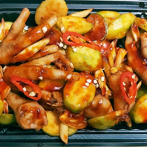 Hình ảnh chân gà rút xương  sốt thái 