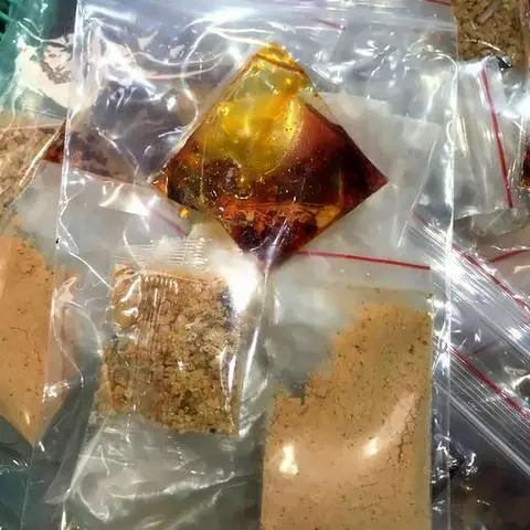 Hình ảnh Bánh tráng sate - tỏi - muối nhuyễn
