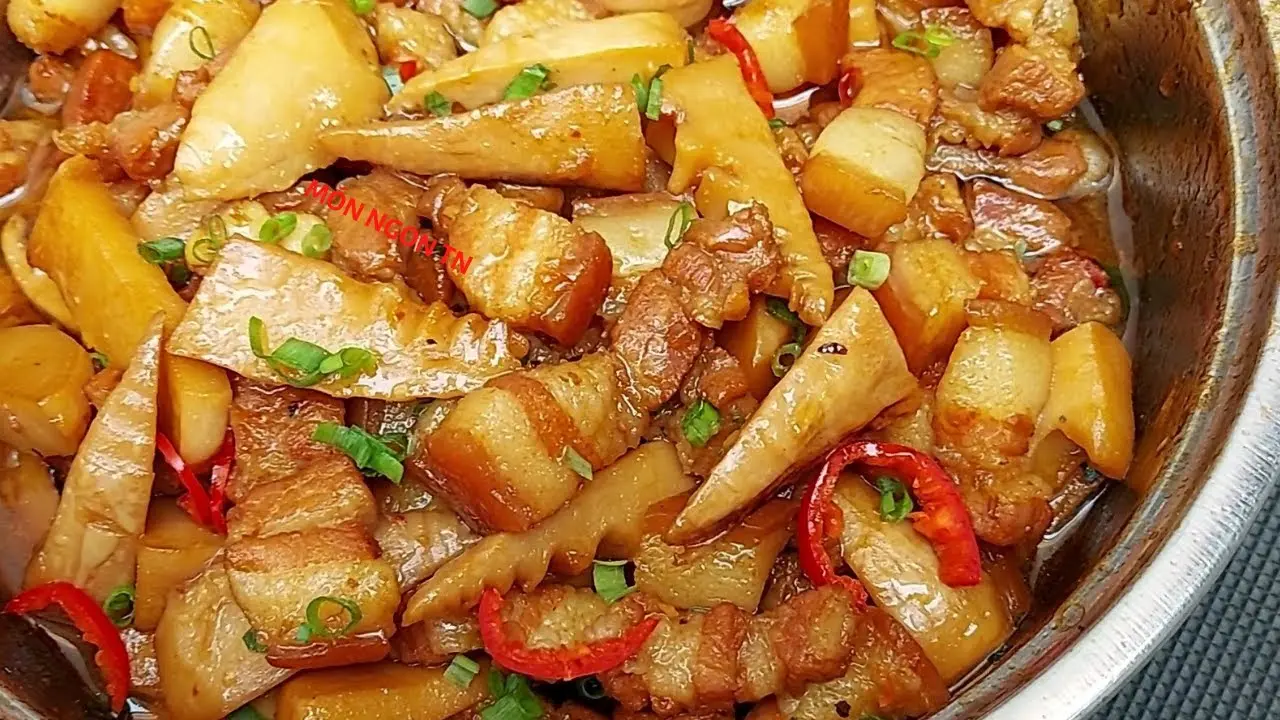 Hình ảnh Cơm thịt kho măng