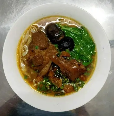 Hình ảnh Hủ tiếu mì sườn kho