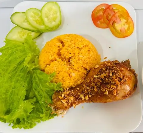 Hình ảnh Cơm Gà Mắm Tỏi Nhỏ