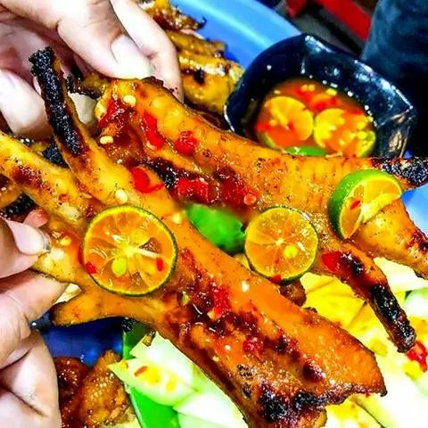 Hình ảnh Chân gà nướng - phần 2 cặp