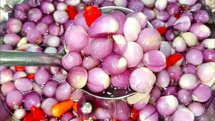 Hình ảnh 50 gram hành tím ngâm giấm Giòn Thơm Không Hăng