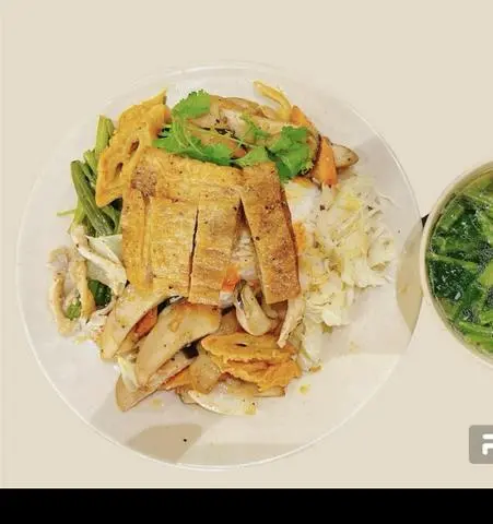 Hình ảnh cơm thập cẩm + sườn chiên + 1 chai pepsi