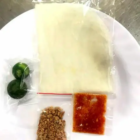 Hình ảnh Bánh tráng chấm siêu cay muối to