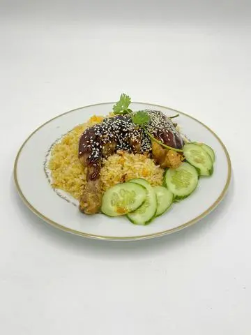 Hình ảnh Cơm chiên gà góc tư teriyaki tặng 1 canh rong biển 