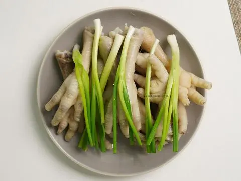 Hình ảnh Chân Gà Hấp Hành
