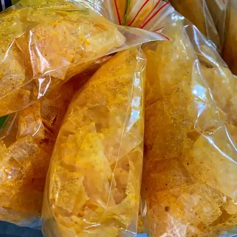 Hình ảnh Bánh tráng phô mai muối cay